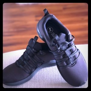 Super comfy Puma sneakers